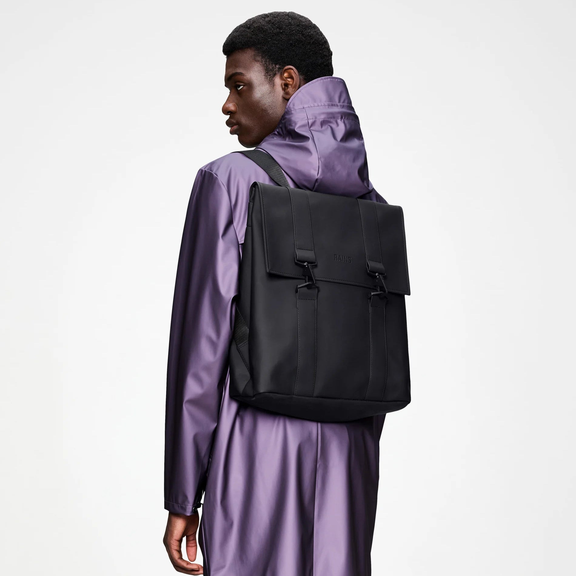 RAINS MSG Bag W3 on body
