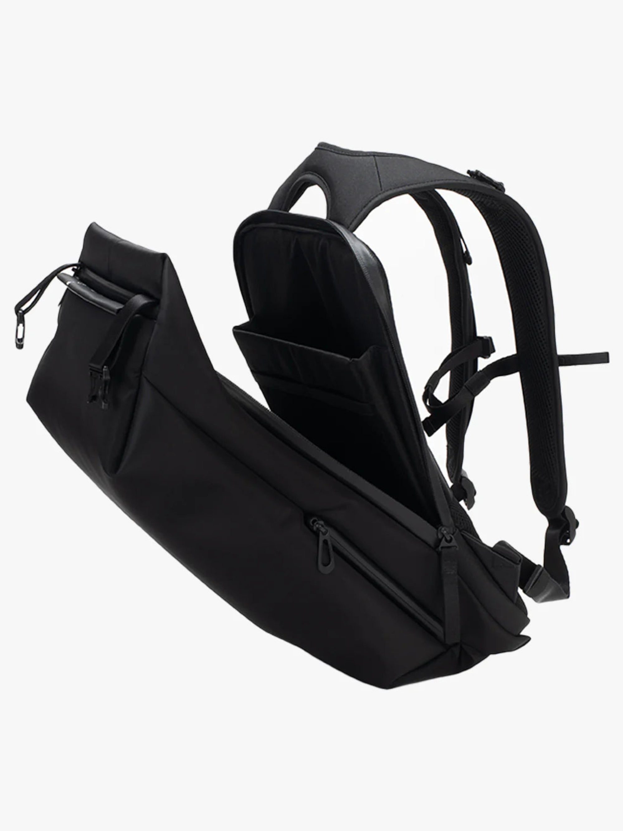 Côte&Ciel Saru Sleek backpack laptop compartment