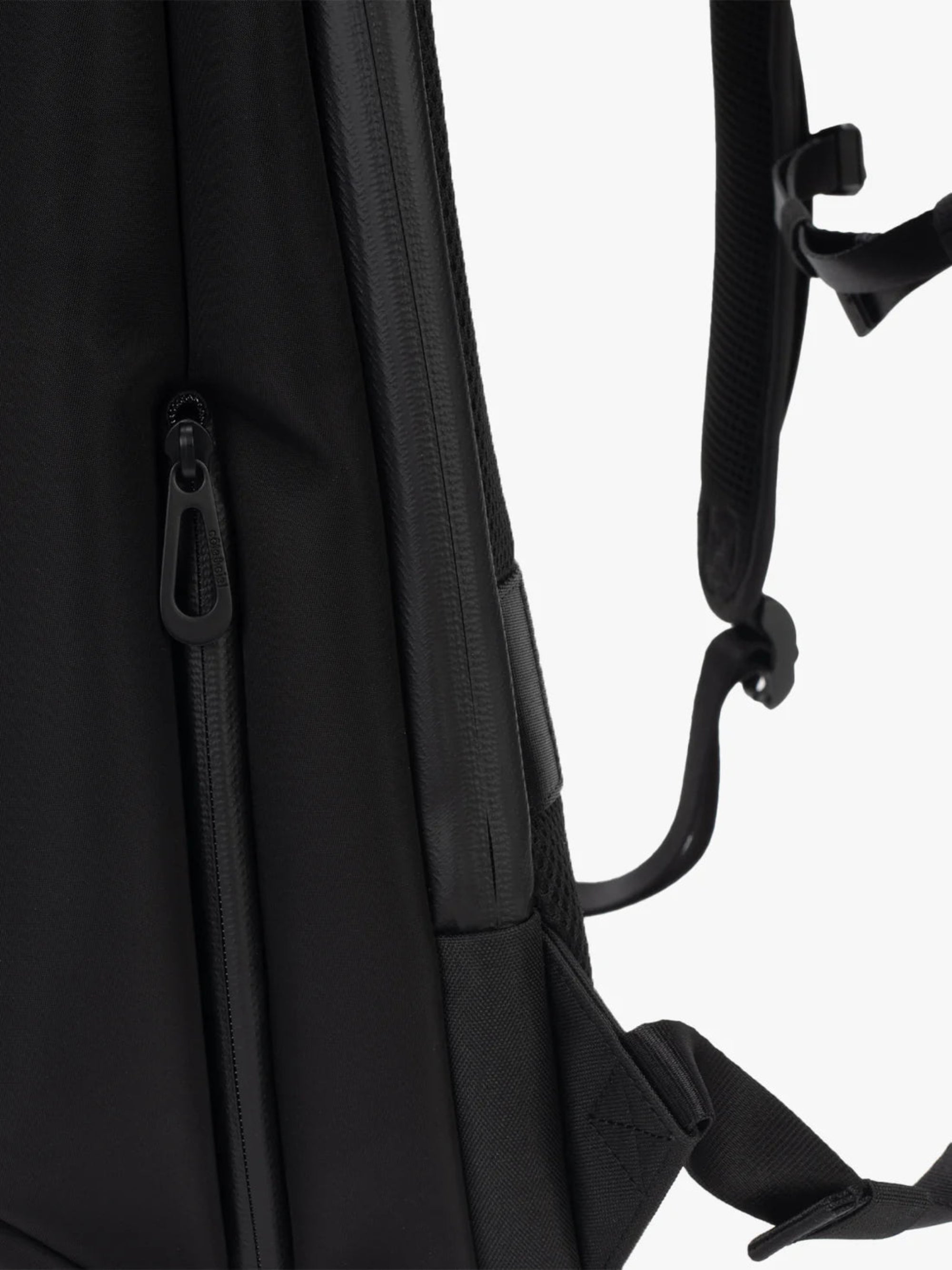 Côte&Ciel Saru Sleek backpack strap detail