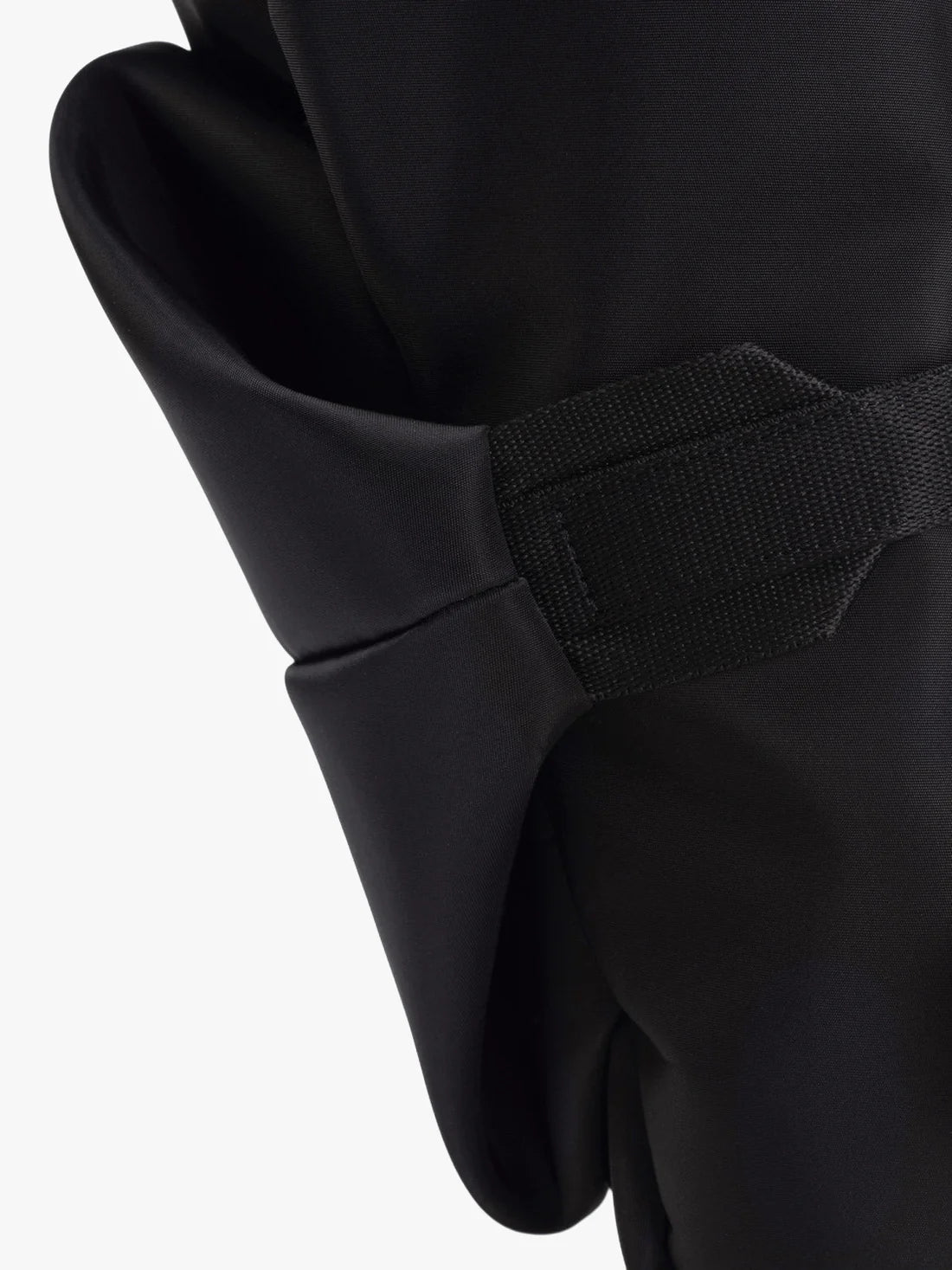 Côte&Ciel Sava M Sleek Backpack – Black Nylon