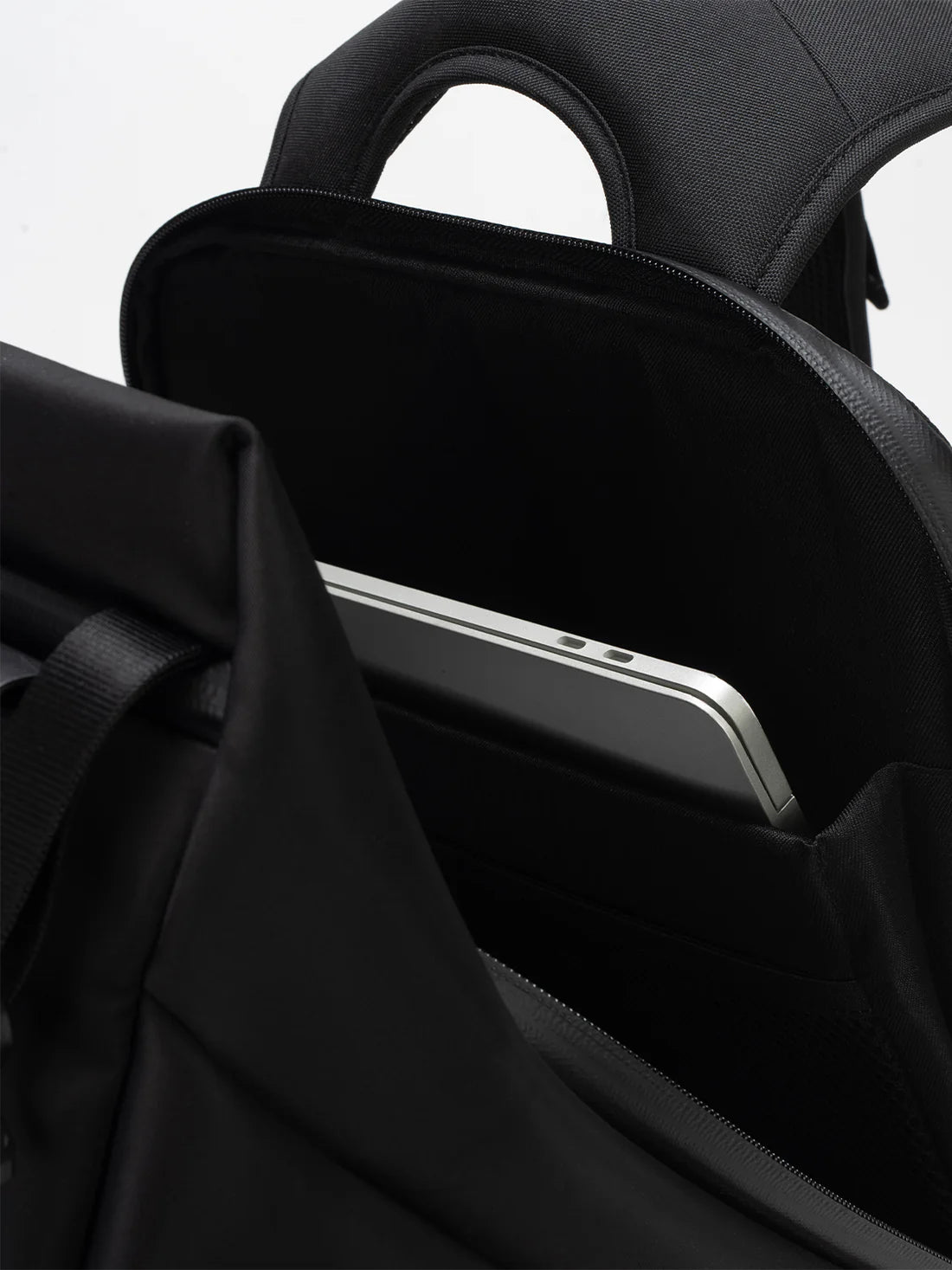 côte&ciel Saru Sleek Black